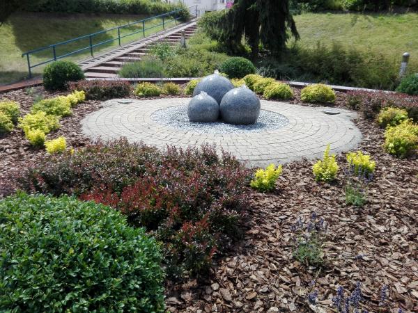 Nowa fontanna przy trakcie spacerowym