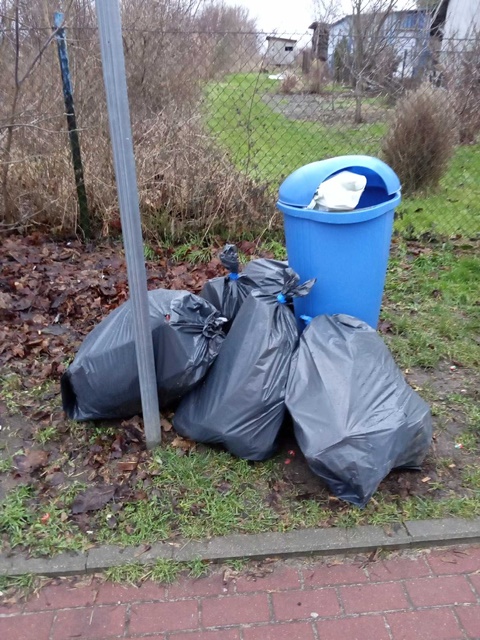 Prawidłowe przeznaczenie koszy ulicznych