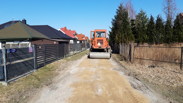 Równanie i żwirowanie dróg gminnych